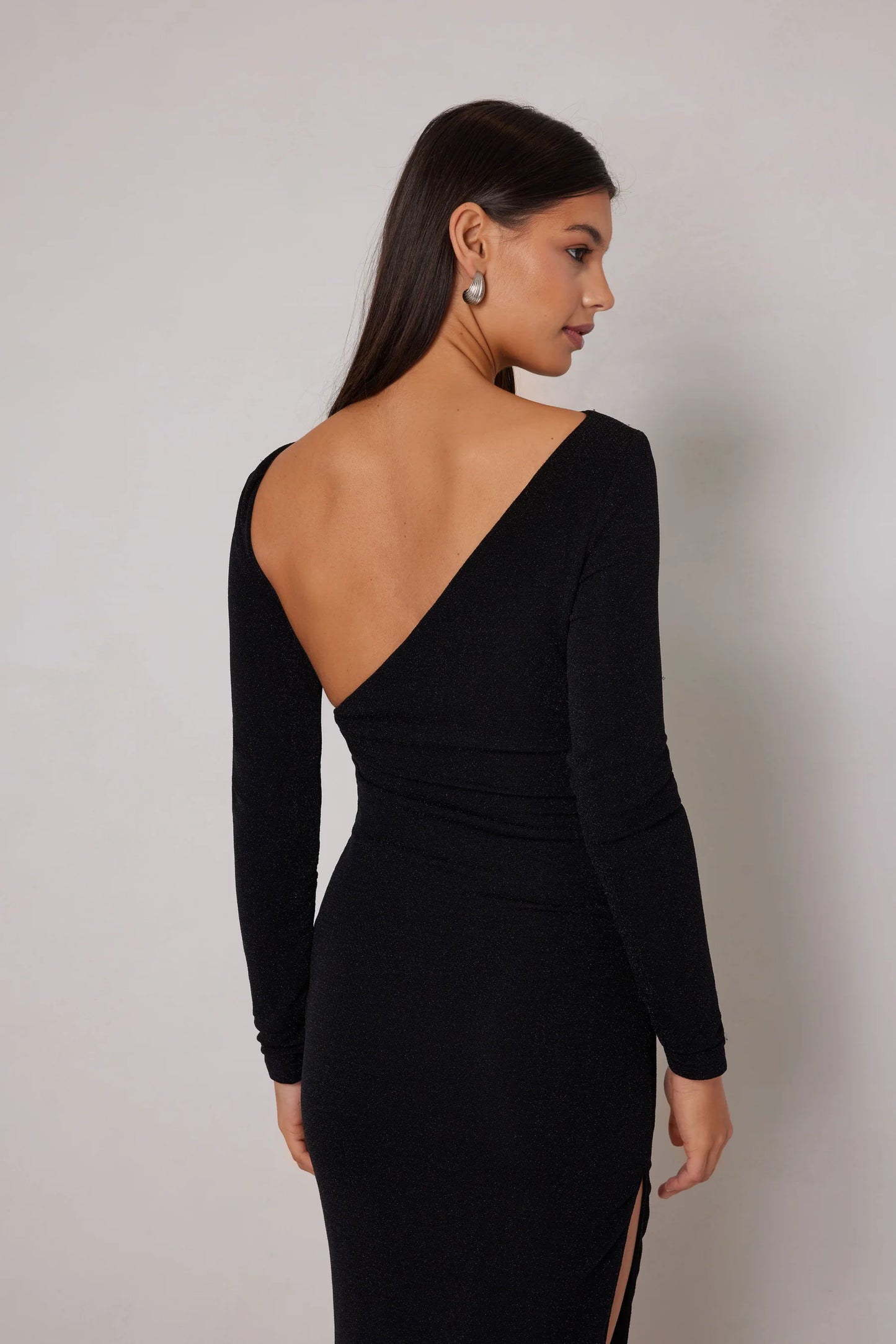 June Black Elle Zeuitone