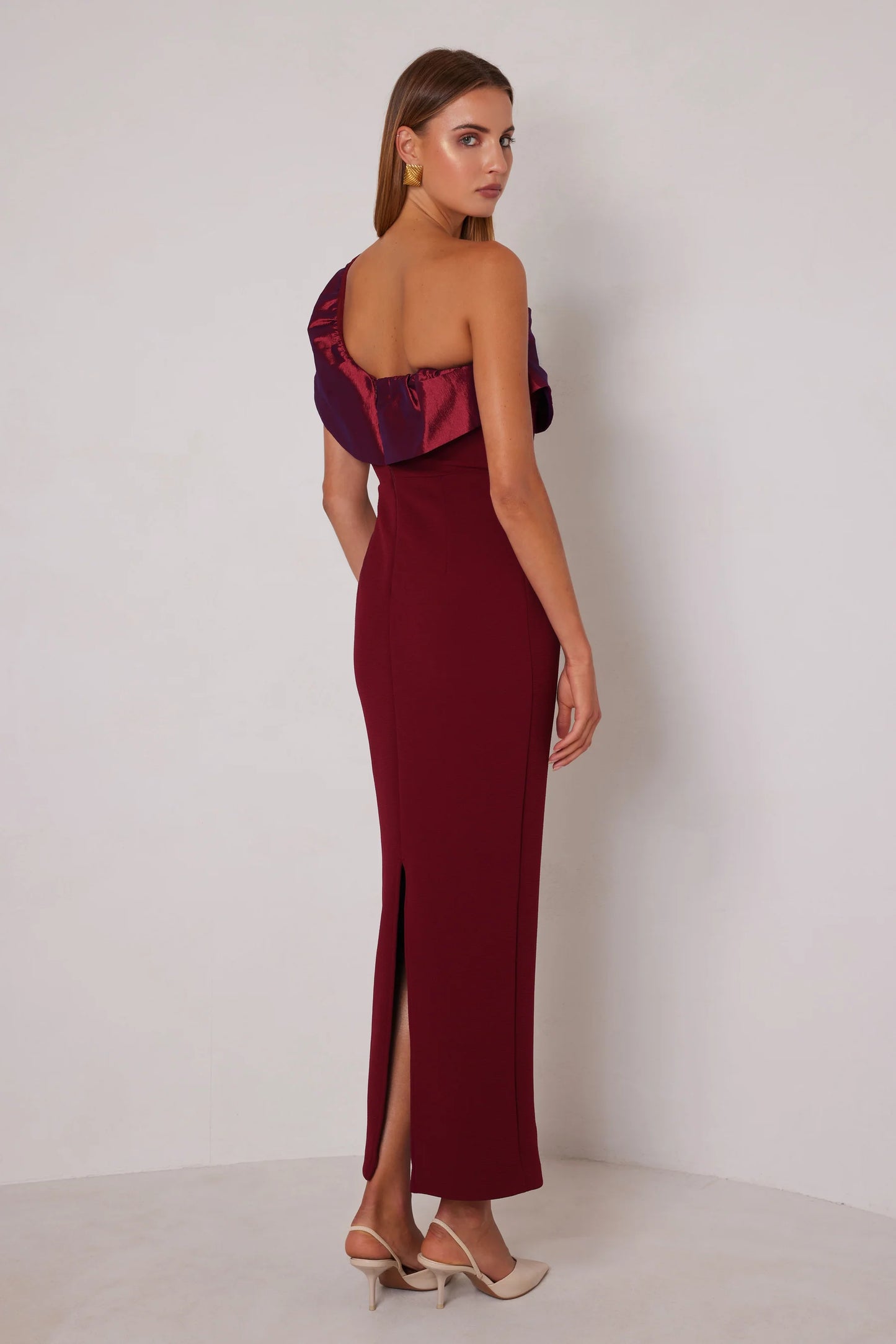 Naomi Wine Elle Zeuitone