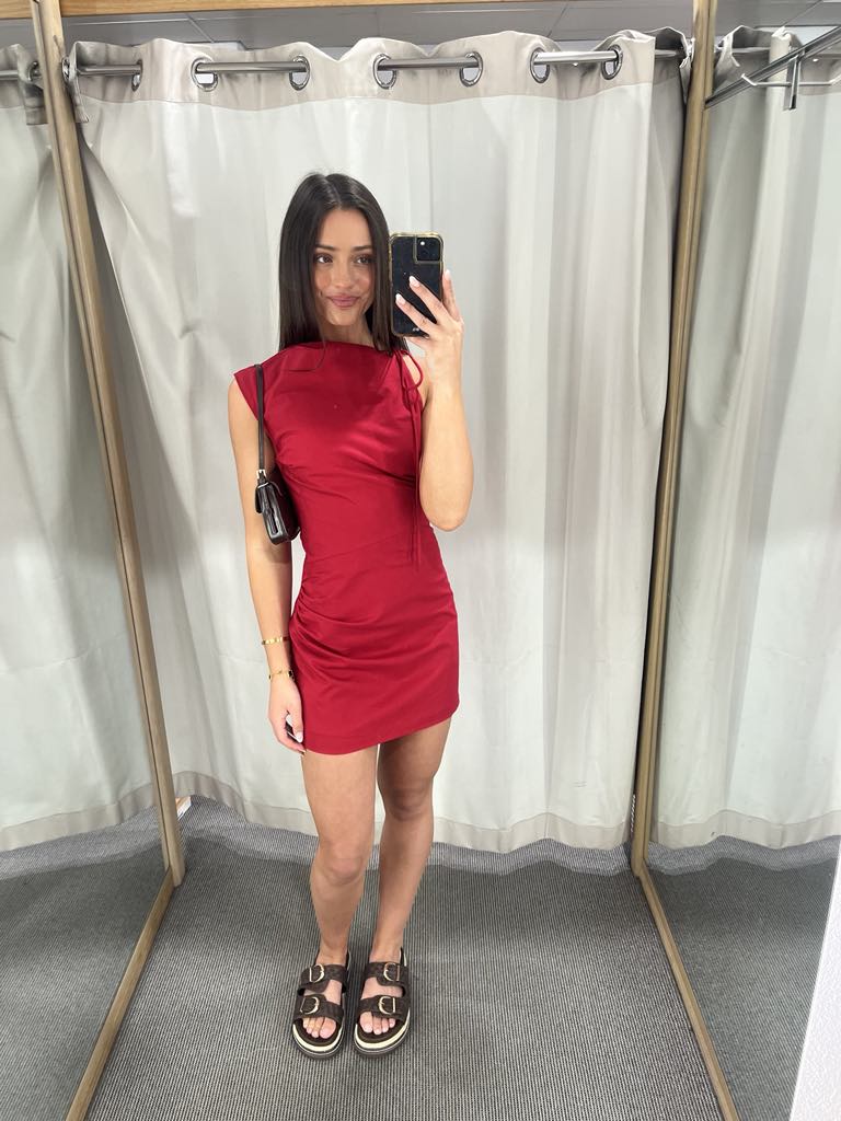 Alicia red dress