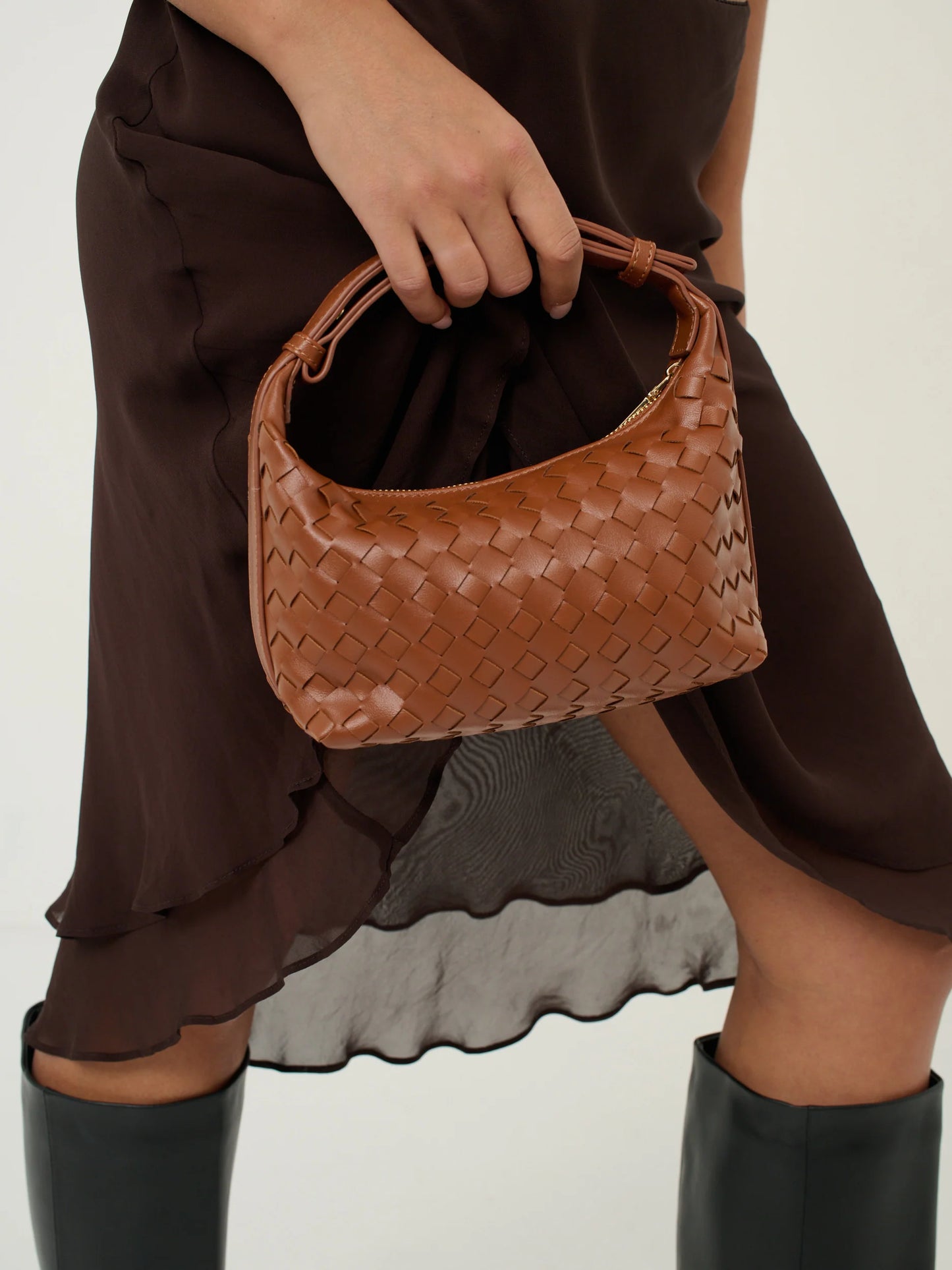 Cleo Woven Handbag in Tan
