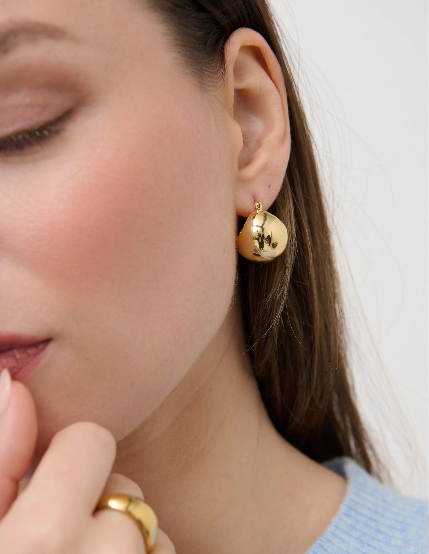 Dome hoop earing