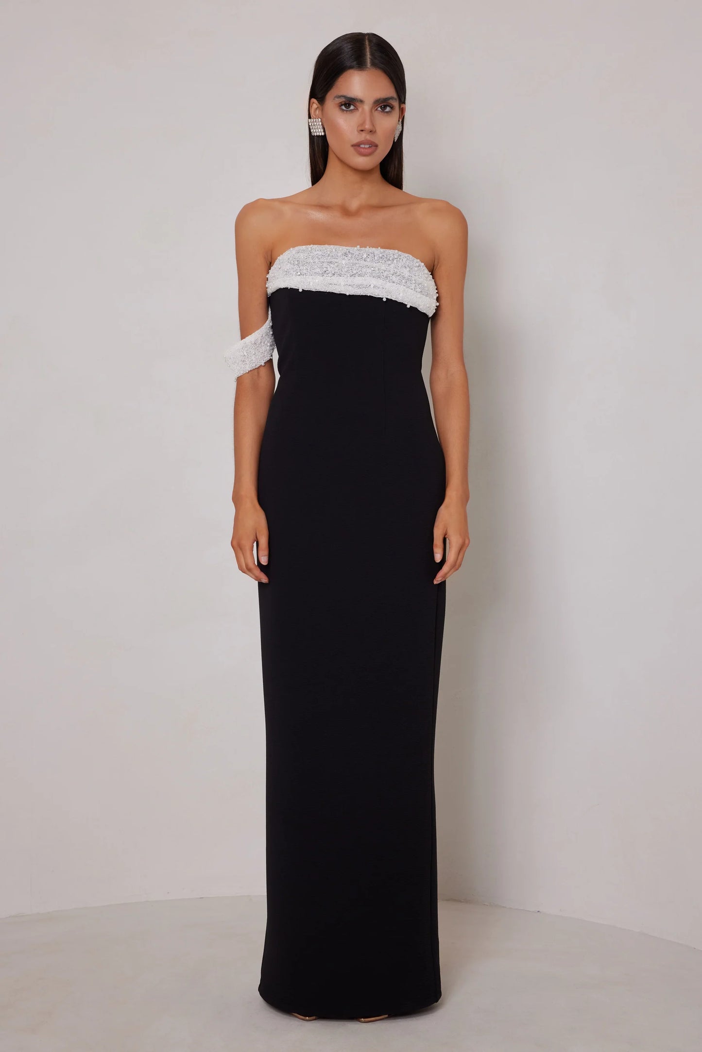 Lola Black Elle Zeitoune Coming Soon