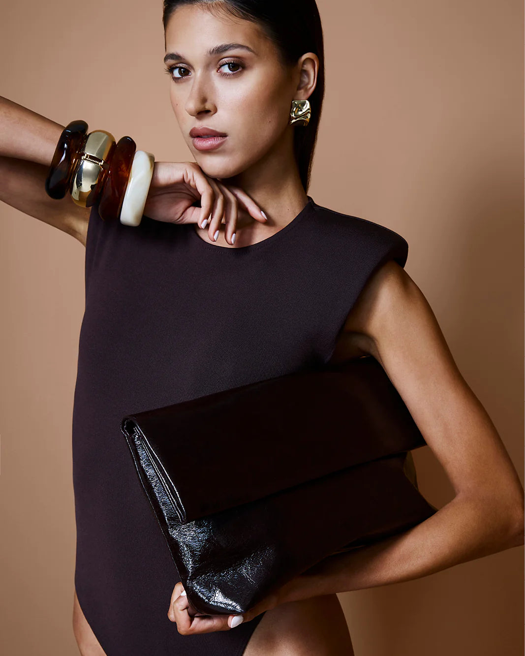 RYLEE CLUTCH BAG - MERLOT SHINE