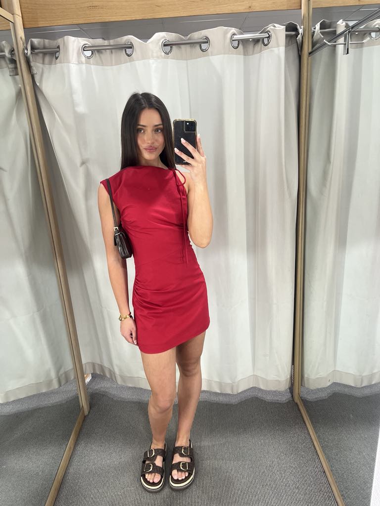 Alicia red dress