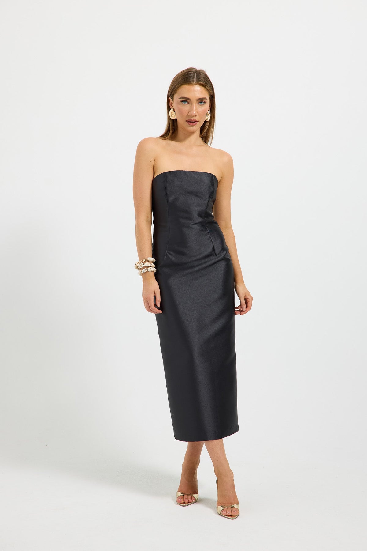 Pasduchas Pippa Fitted Midi in black, front view