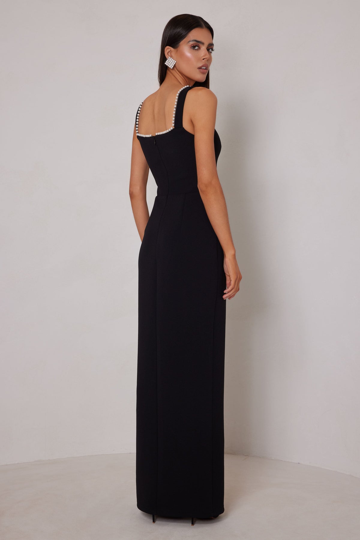Elle Zeitoune Victoria in Black